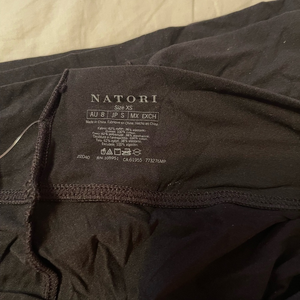 Natori Black XS Briefs - Picture 4 of 7